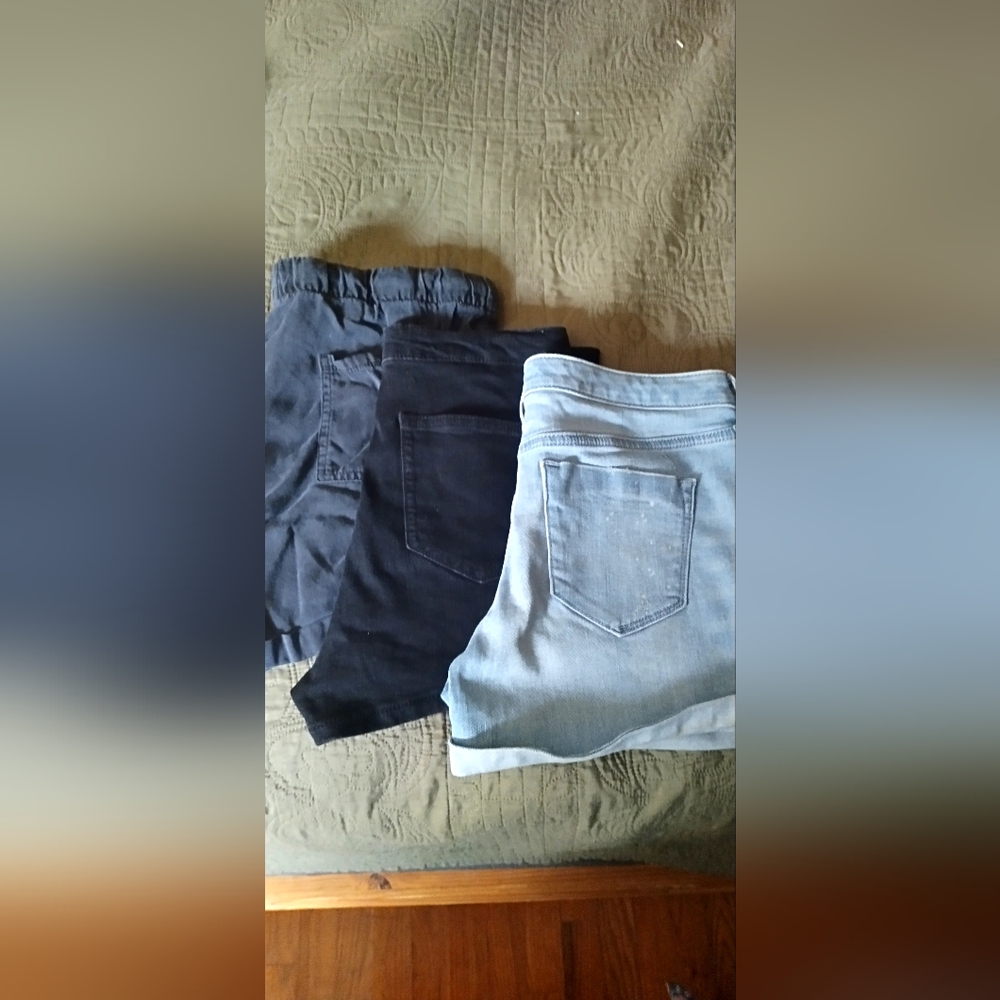 5/$25 Women's Shorts Bundle